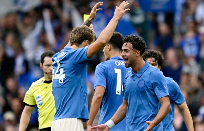 足坛疯狂一夜！阿森纳爆冷溃败，巴萨逆转塞维利亚，多特登顶德甲，国米让二追二